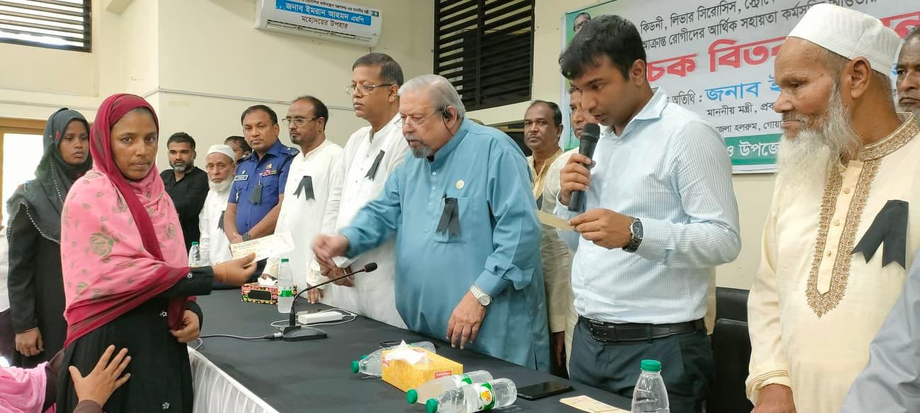 সকল জায়গায় বঙ্গবন্ধুকন্যার মমত্বের সহযোগিতা পৌঁছায় : প্রবাসীকল্যাণমন্ত্রী